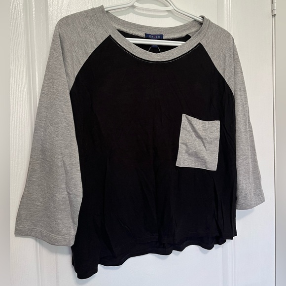 Black and grey mid sleeve baseball tee with front pocket - Picture 2 of 4